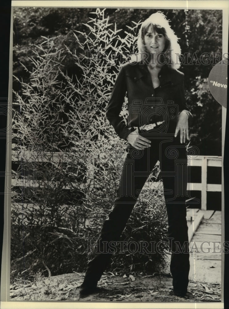 1980 Press Photo Gail Davies, country singer, songwriter and musician. - Historic Images