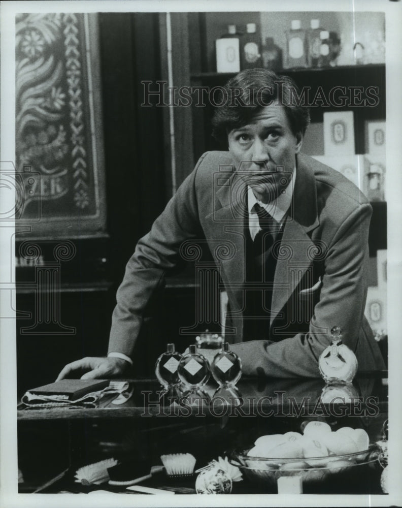 1979, Robin Ellis stars in She Loves Me, on PBS. - mjp10661 - Historic Images