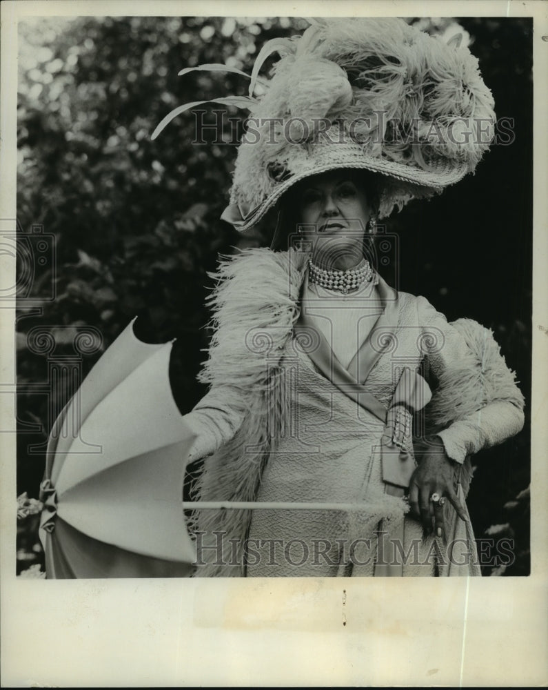 1965 Press Photo Emma Trekman Dempster stars in My Fair Lady. - mjp10745 - Historic Images