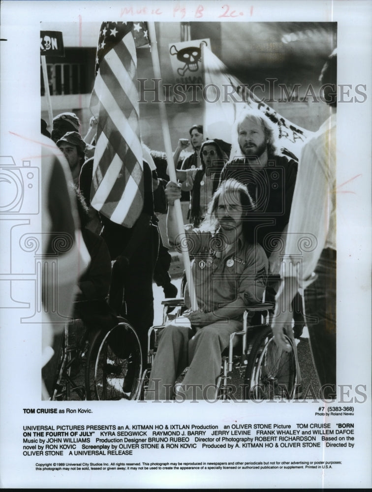 1989 Press Photo Tom Cruise in a scene from Born on the Fourth of July. - Historic Images