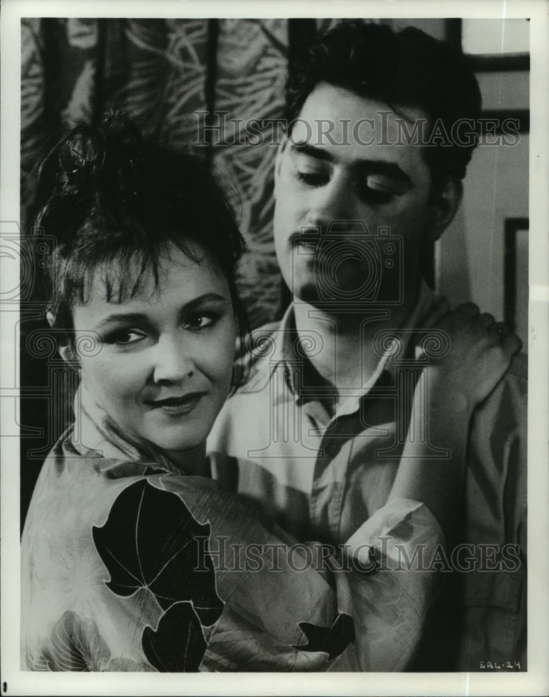 1986 Press Photo Frances Barber and Ayub Khan Din in Sammy and Rosie. - Historic Images