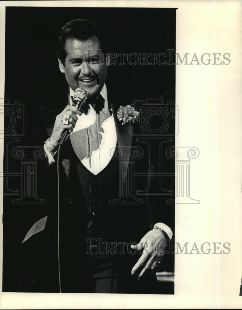 1987, Wayne Newton at Riverside Theater - mjp11070 - Historic Images