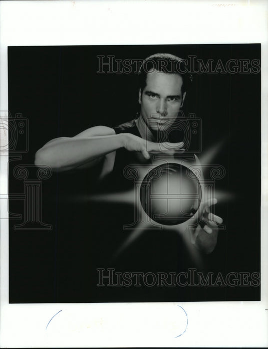 Press Photo Brett Daniels, Illusionist - mjp11152 - Historic Images
