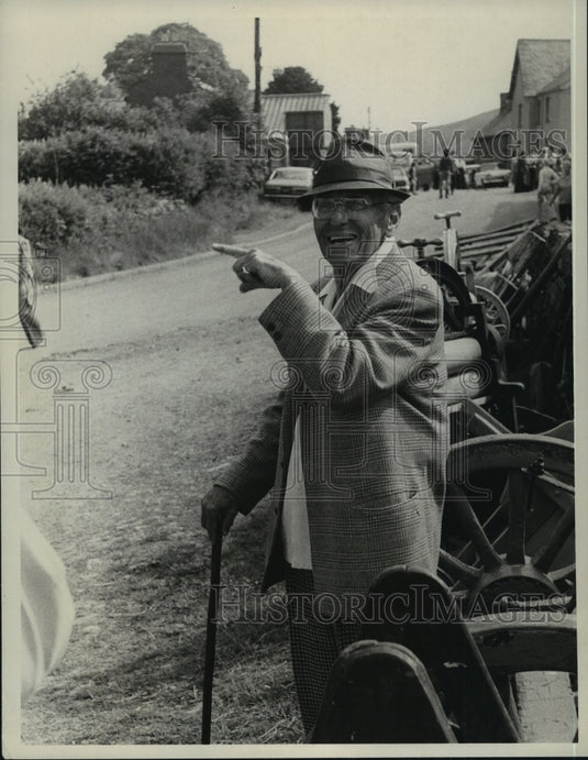 1979, George Cukor directs Katharine Hepburn in The Corn is Green. - Historic Images