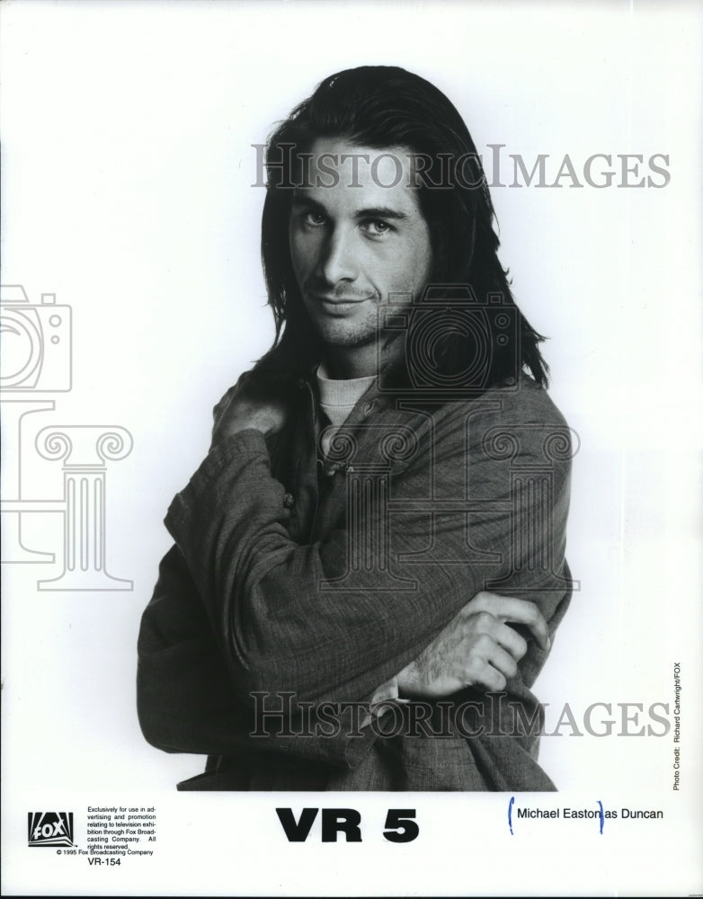 1995, Michael Easton stars on VR 5. - mjp11289 - Historic Images