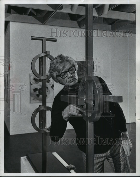 1978, Sculptor Richard Lippold with "Homage to Milwaukee" Piece - Historic Images