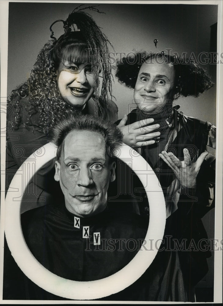 1988 Press Photo &quot;2088 Future Shock&quot; Cast of Milwaukee Art Museum - mjp11300 - Historic Images