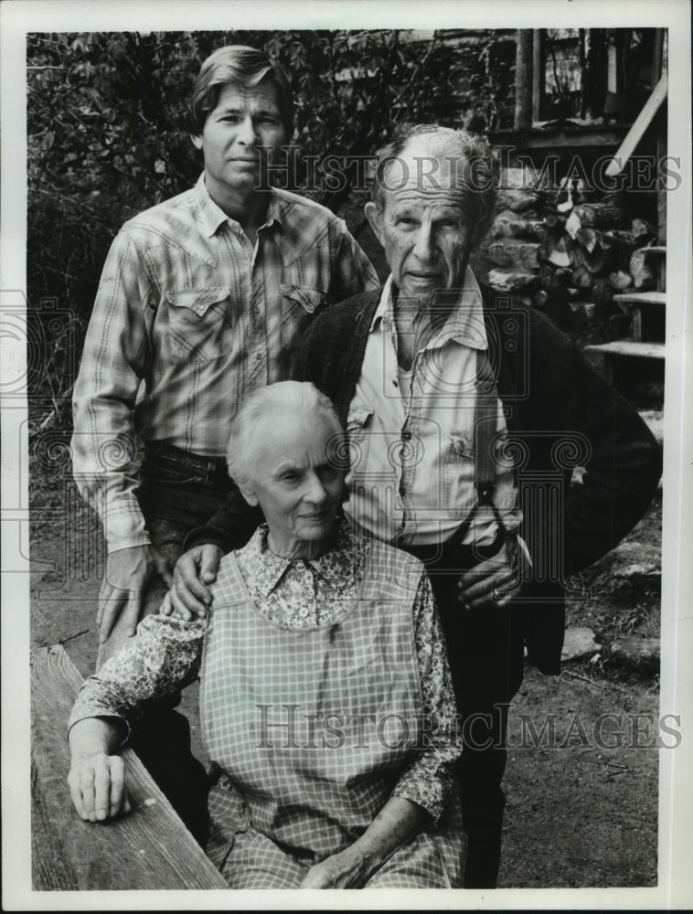 1987, Hume Cronyn, Jessica Tandy &amp; John Denver in Foxfire, on CBS. - Historic Images