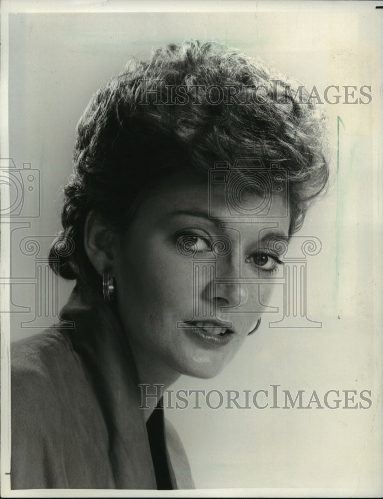 1983, Sarah Douglas stars on Falcon Crest, on CBS. - mjp11417 - Historic Images