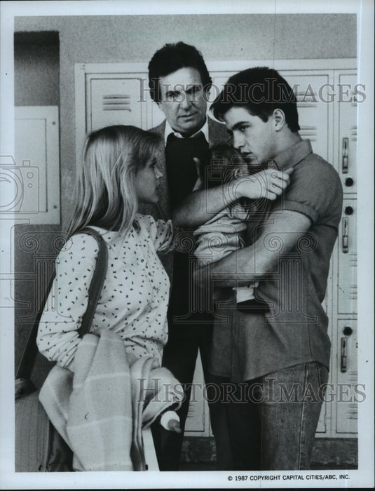 1987, Danny Aiello, Patricia Arquette & Dermot Mulroney in Daddy. - Historic Images