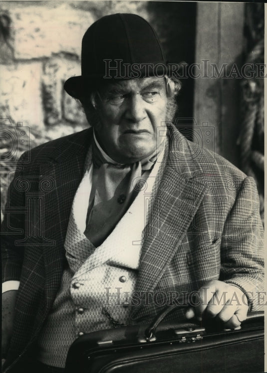 1989 Press Photo Peter Ustinov stars in Around the World in 80 Days. - mjp11438-Historic Images
