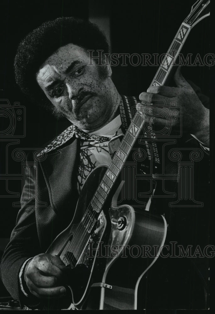 1977 Press Photo Manty Ellis, jazz guitarist from Milwaukee. - mjp11454 - Historic Images