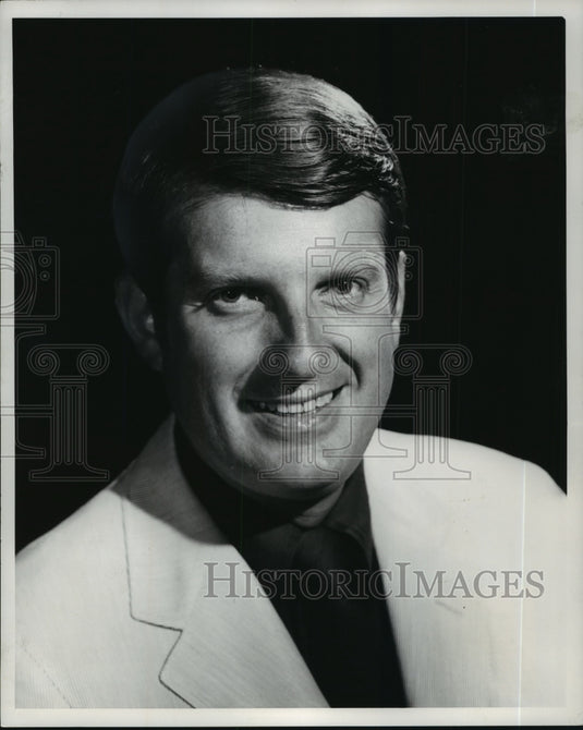 1971 Press Photo Hal Douglas, radio and newsman on WTMJ-TV, Milwaukee.-Historic Images