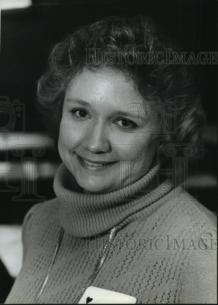 1983 Press Photo Sharon Curtis, author from Milwaukee, Wisconsin. - mjp11505 - Historic Images