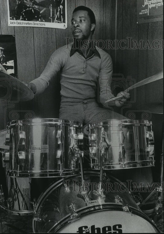 1972 Press Photo Tom Crosby, Milwaukee area musician. - mjp11515 - Historic Images