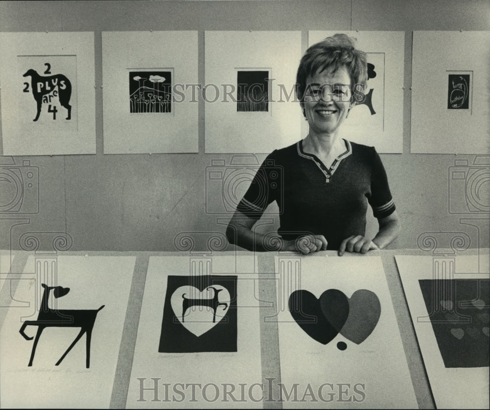 1983 Press Photo Milwaukee Artist Celine Farrell with Prints in Studio - Historic Images
