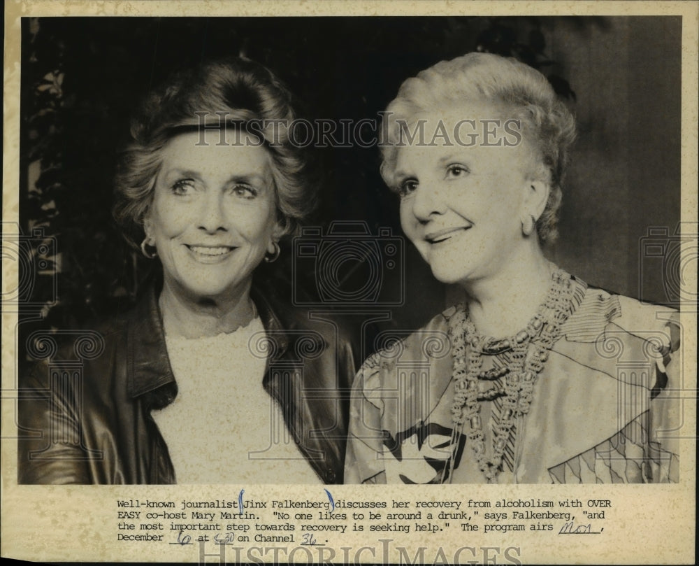 1985 Press Photo Journalist Jinx Falkenberg and Mary Martin on Over Easy, on PBS - Historic Images