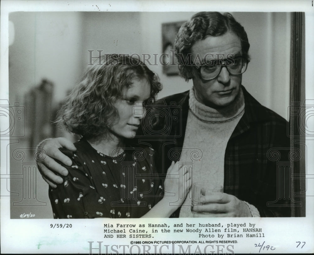 1985, Actress Mia Farrow, Michael Caine in "Hannah and Her Sisters" - Historic Images