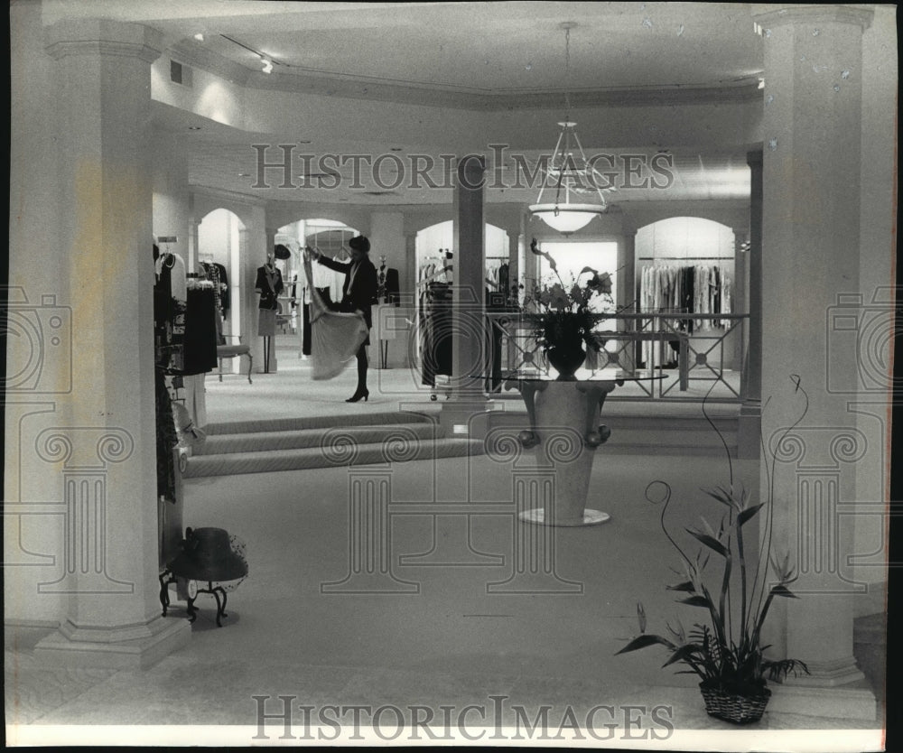 1993, Mequon Hixons Store Octagonal Boutique Area - mjp11669 - Historic Images