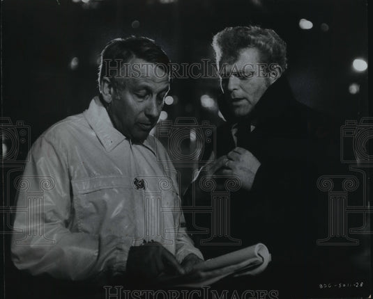 1973 Press Photo Eddie Egan and Howard Koch on set of Badge 373. - mjp11727 - Historic Images