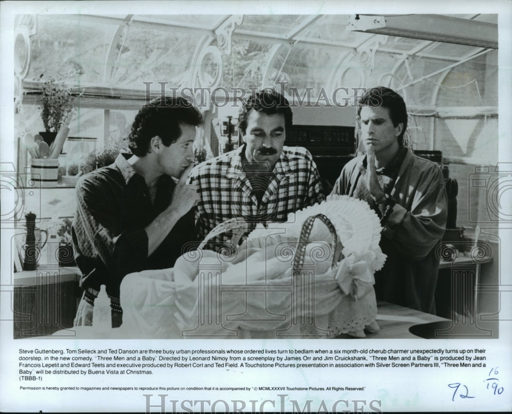 1987 Press Photo Steve Guttenberg Tom Selleck in "Three Men and a Baby" Movie - Historic Images