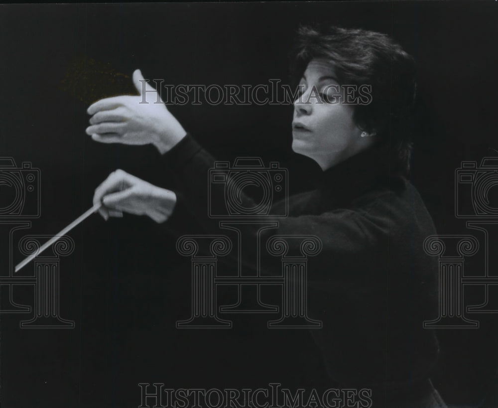 1988, MSO Associate Conductor JoAnn Falletta for SummerNights - Historic Images