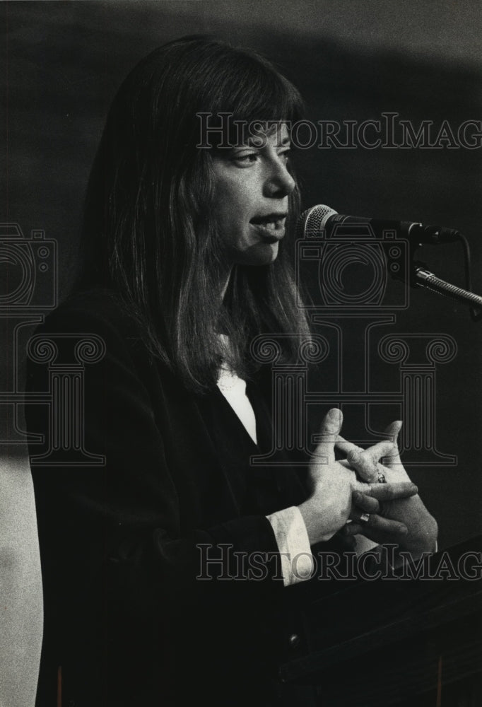 1993 Press Photo Author Susan Faludi at University of Wisconsin-Milwaukee - Historic Images