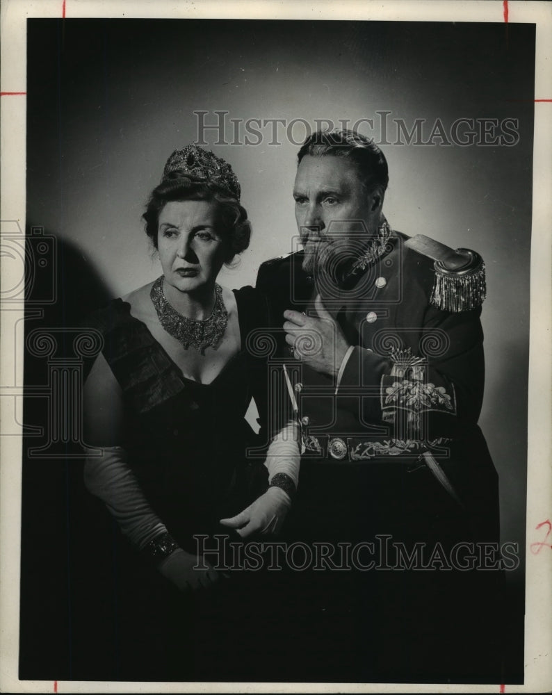 1946, Henry Edwards as King, Doris Lloyd as Gertrude in "Hamlet" - Historic Images