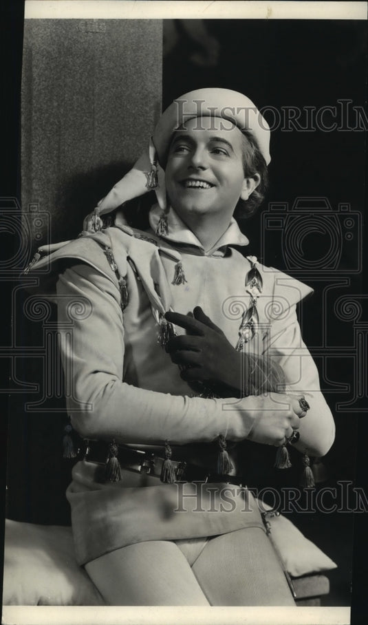 1940, Actor Maurice Evans in Davidson Play "Richard II" - mjp11903 - Historic Images