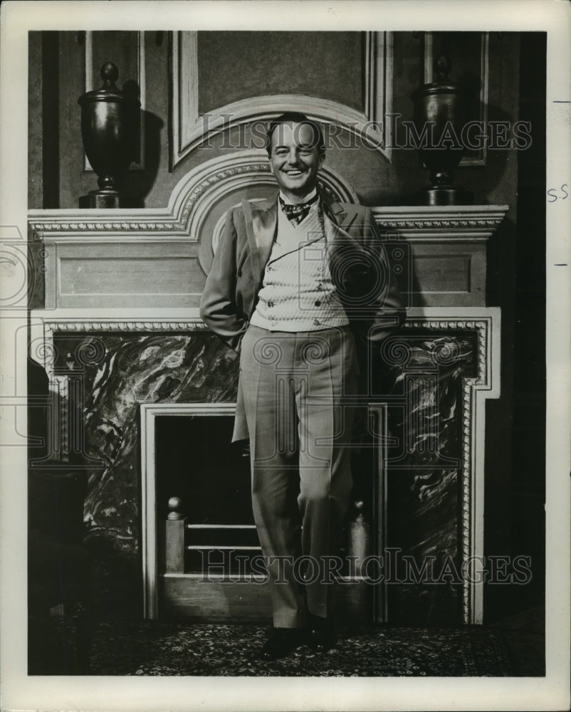 1956 Press Photo Actor Maurice Evans as John Tanner in "Man & Superman" - Historic Images