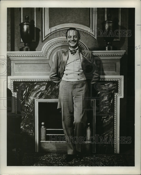 1956 Press Photo Actor Maurice Evans as John Tanner in "Man & Superman" - Historic Images