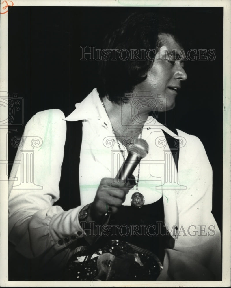1976 Press Photo Singer Wayne Newton - mjp12108-Historic Images