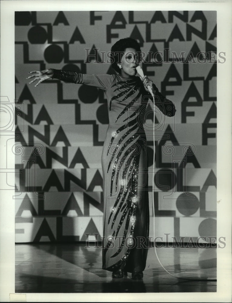 1976 Press Photo Lola Falana performs on an ABC Television special. - mjp12182 - Historic Images