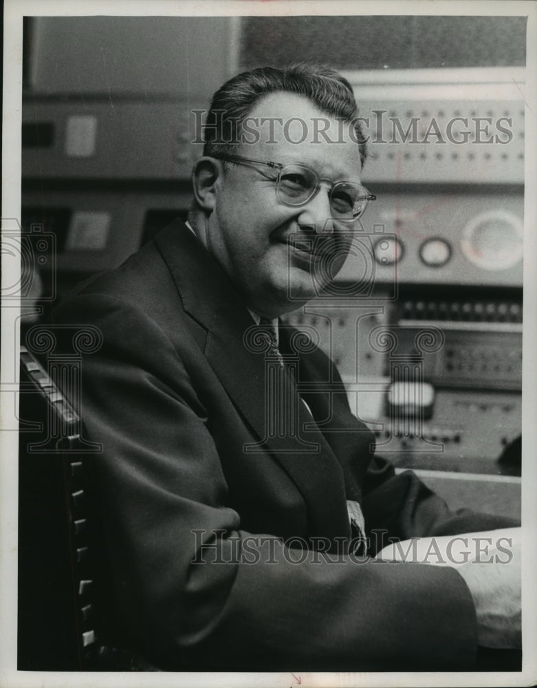 1958 Press Photo Clifton Fadiman - mjp12220- Historic Images