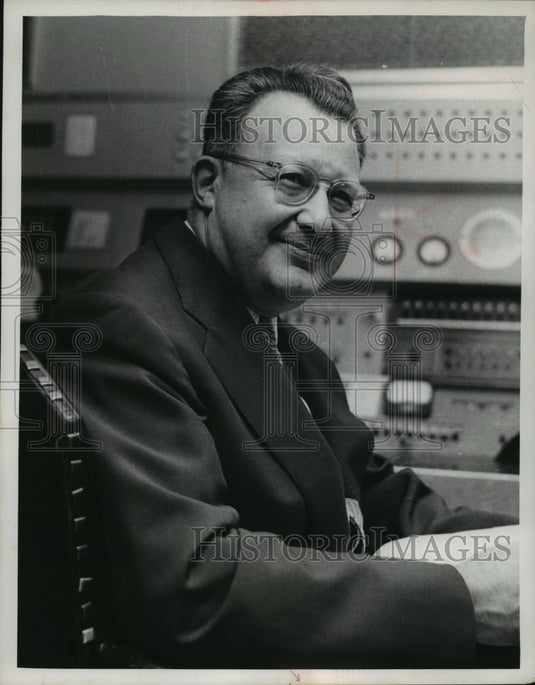 1958 Press Photo Clifton Fadiman - mjp12220- Historic Images