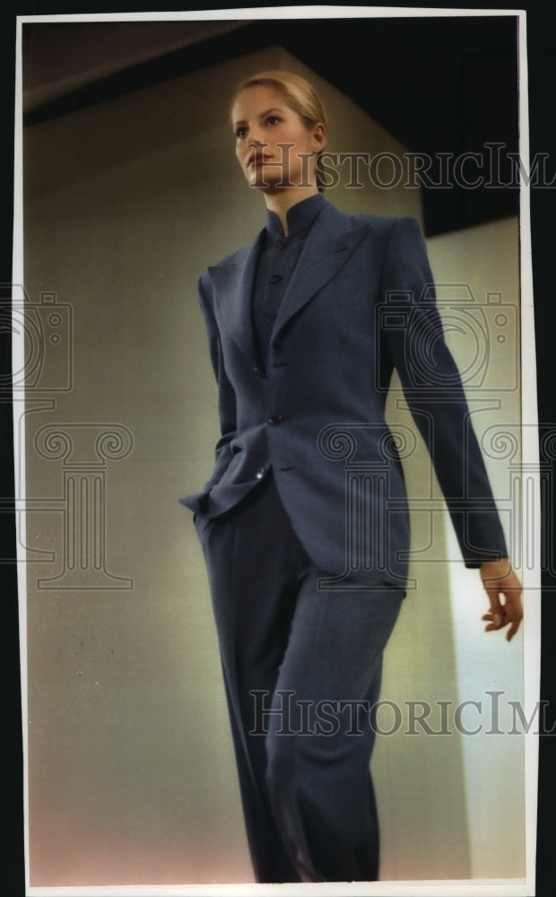 1993 Press Photo An austere gray wool suit from Ralph Lauren - mjp12346 - Historic Images