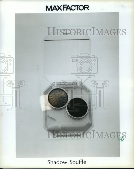1991 Press Photo Max Factor's Shadow Souffle is designed for longer wear-Historic Images