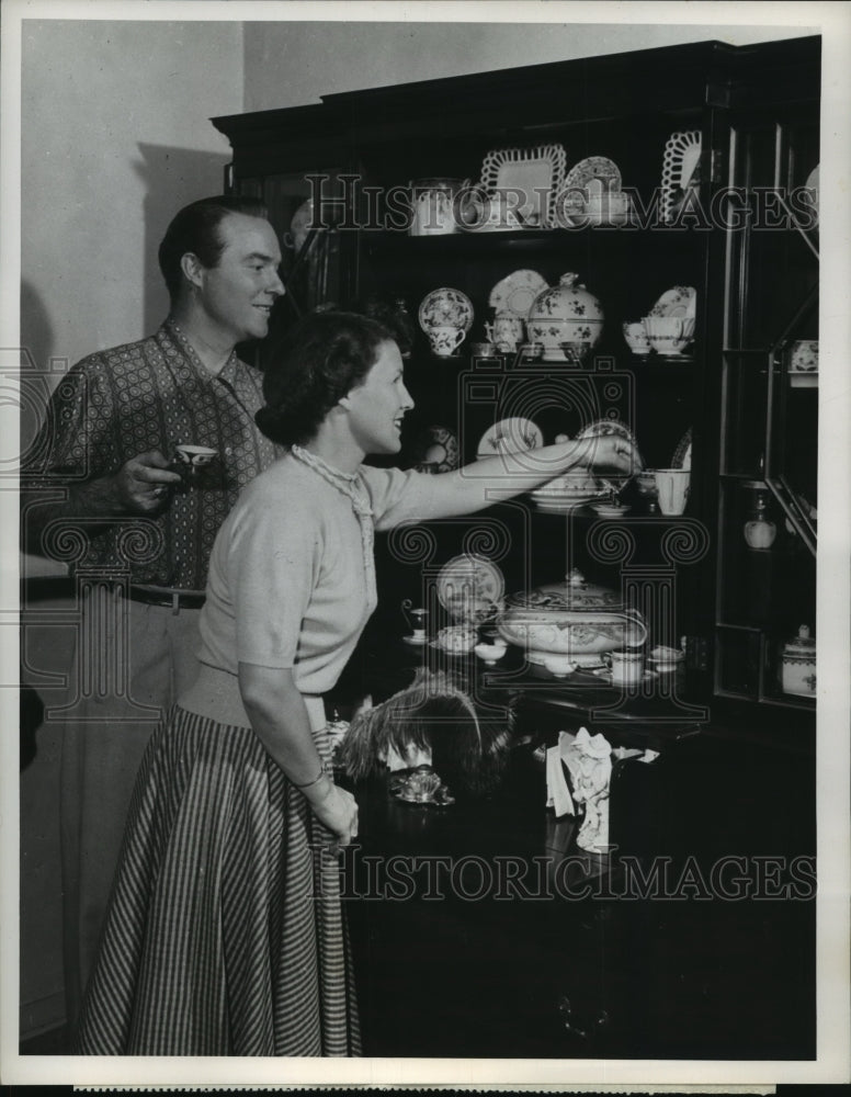 1951 Press Photo "Truth or Consequences" host Ralph Edwards and his wife - Historic Images