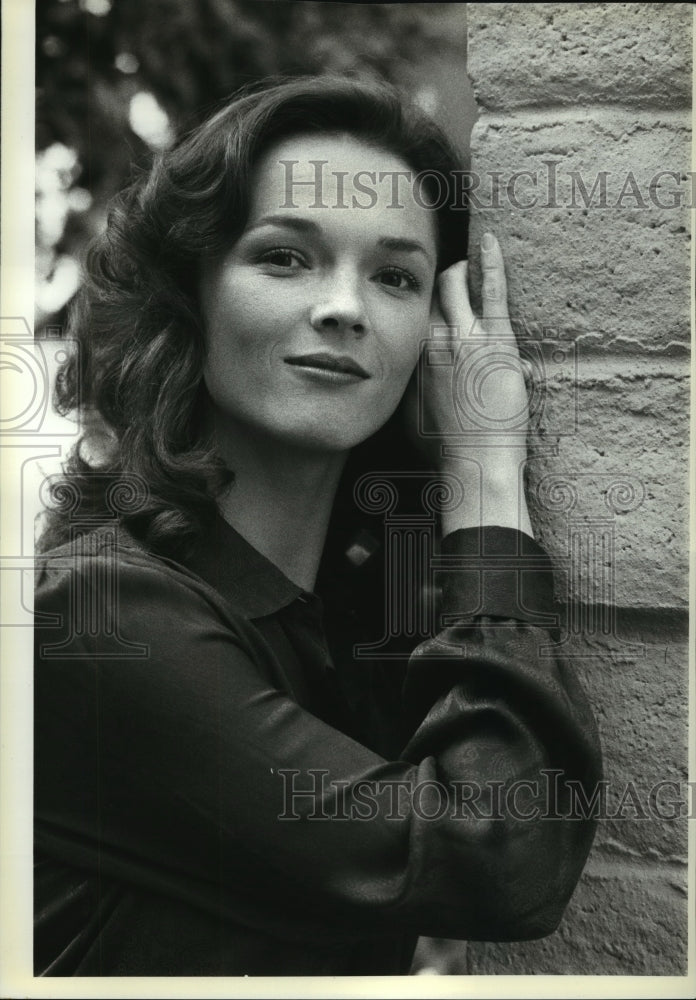1984 Press Photo Janet Eilber at MGM Studios for "Two Marriages" TV Series - Historic Images