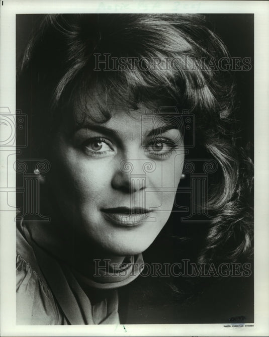 1986, Soprano Faith Esham, Florentine Opera's "The Pearl Fishers" - Historic Images