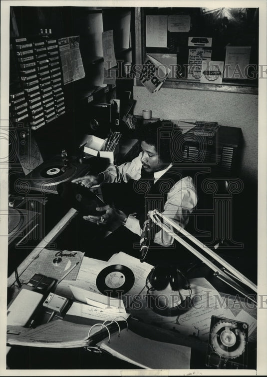 1984, WAWA Radio DJ Ernie G. - mjp12501 - Historic Images