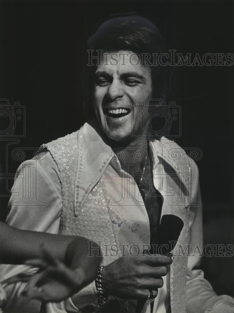 Press Photo Fabian for Marc Plaza Hotel Empire Room Performance - mjp12567 - Historic Images