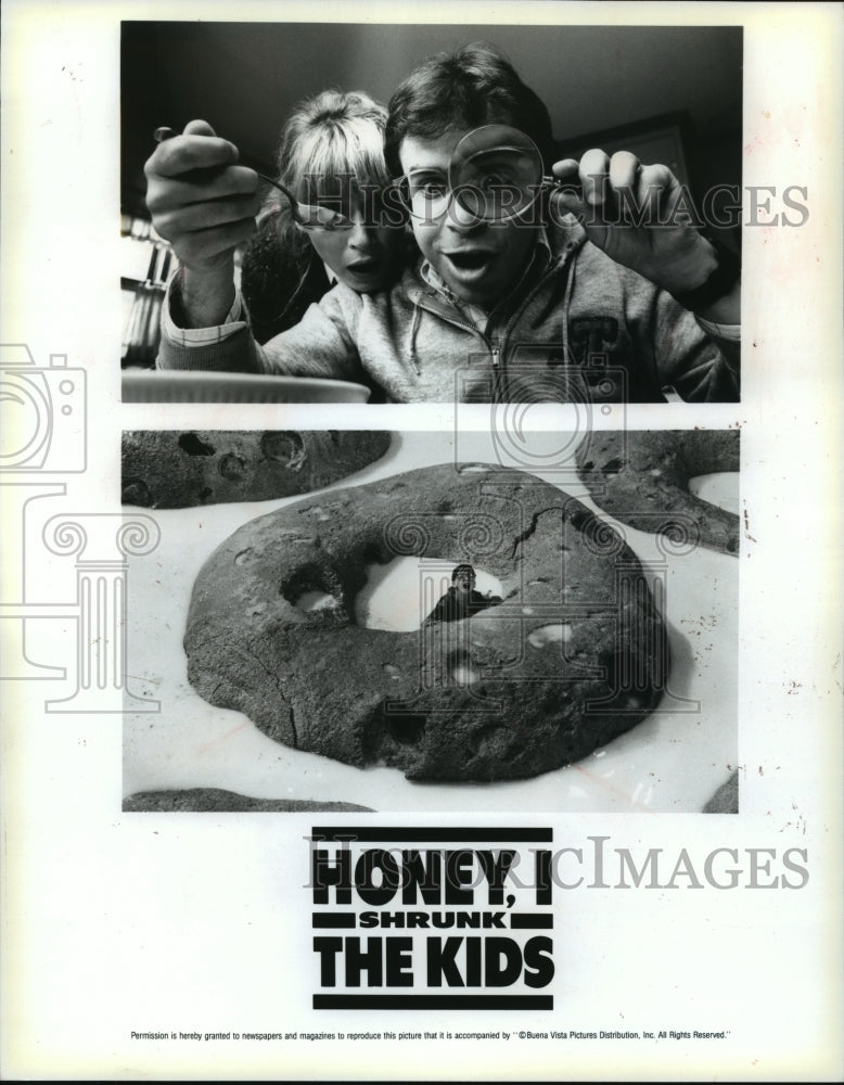 1990 Press Photo Actor Rick Moranis for &quot;Honey, I Shrunk the Kids&quot; - mjp12860 - Historic Images