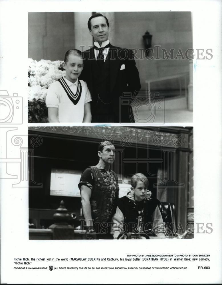 1994 Press Photo Macaulay Culkin and Jonathan Hyde star in Richie Rich. - Historic Images