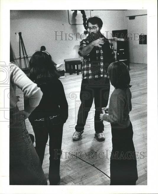 1981 Press Photo Director Nick Faust for Milwaukee Repertory Theater - mjp12991 - Historic Images