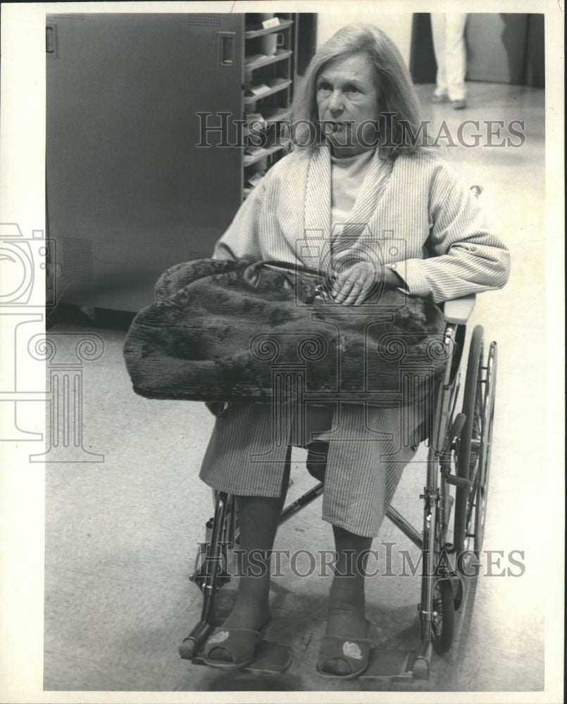 1985 Press Photo Geraldine Fitzgerald guest stars on Trapper John, M.D. on CBS. - Historic Images