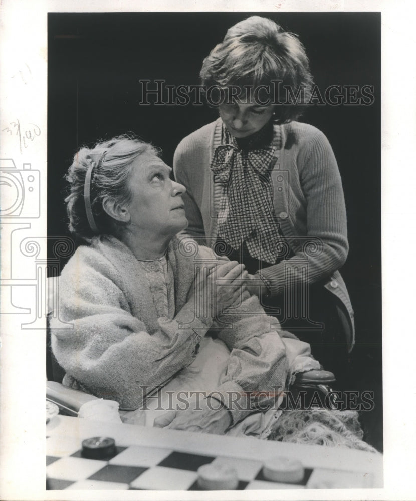 1978, Geraldine Fitzgerald and Rose Gregorio in The Shadow Box. - Historic Images