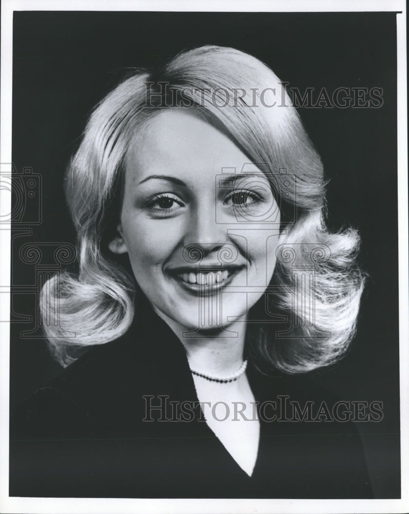 1975, Singer Christine Flasch - Historic Images