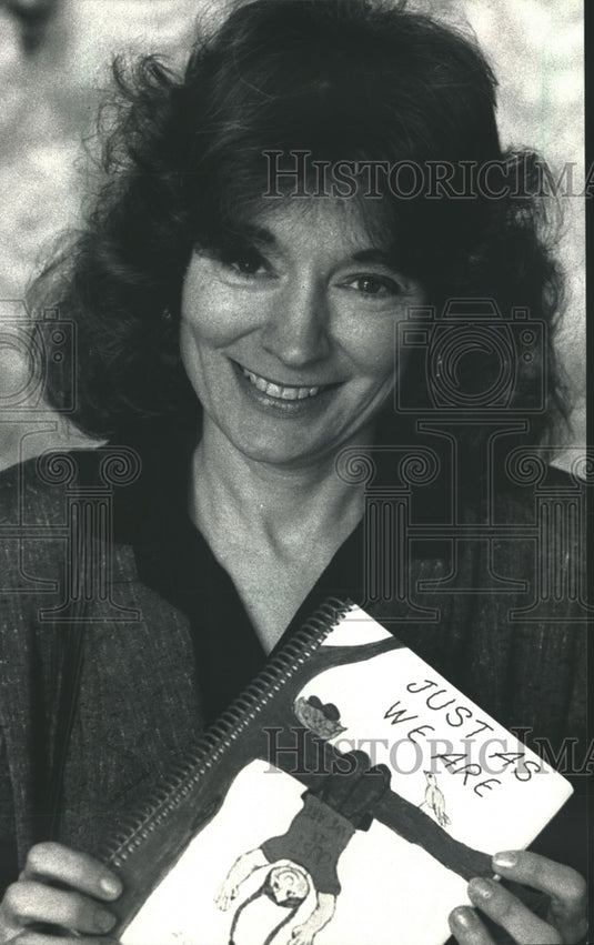 1988 Press Photo Linda Flashinski author, holds book "Just As We Are" Wisconsin. - Historic Images