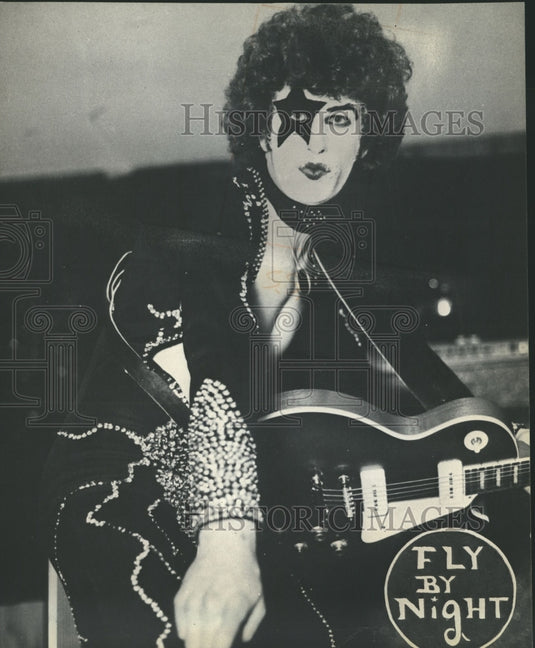 Press Photo Bob Mittnacht Fly By Night - mjp13305 - Historic Images